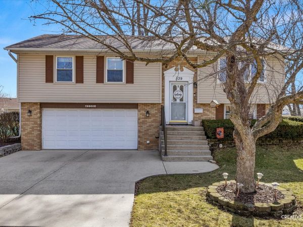 539 Ridge Place , Streamwood, IL 60107