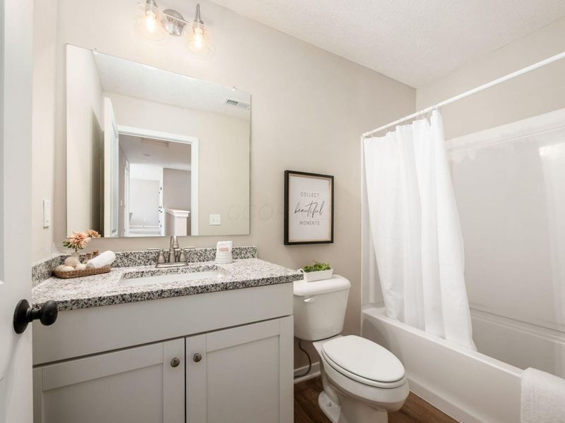 352 Postle Boulevard , Columbus, OH 43228 Photo 22