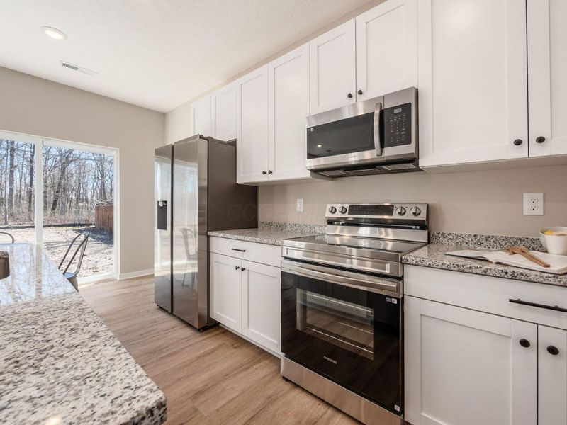 352 Postle Boulevard , Columbus, OH 43228 Photo 8