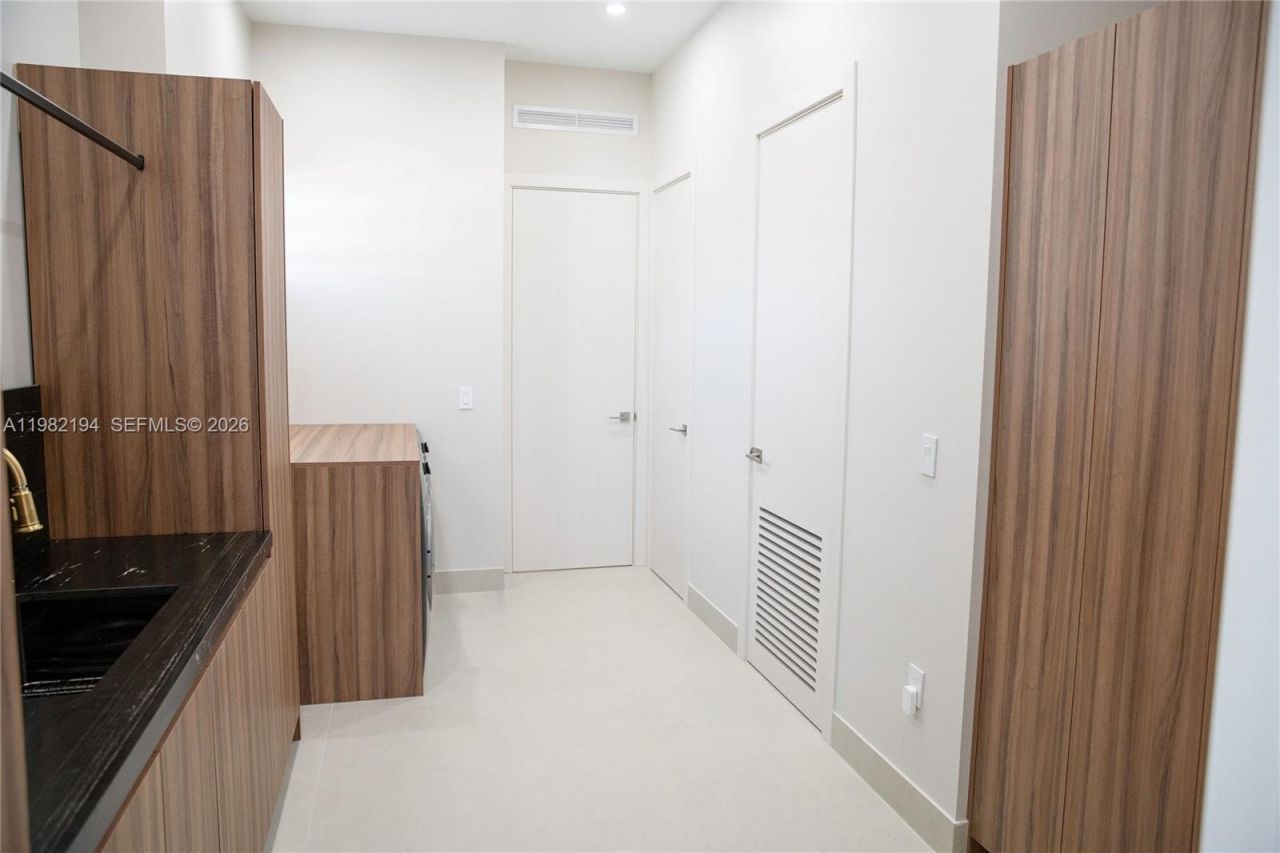 13231 SW 220 St , Miami, FL 33170 Photo