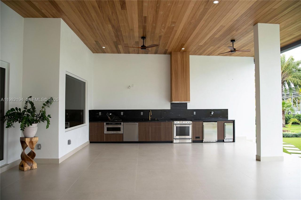 13231 SW 220 St , Miami, FL 33170 Photo