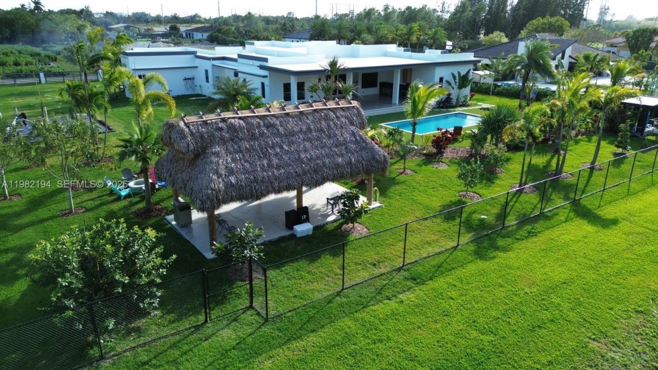 13231 SW 220 St , Miami, FL 33170 Photo