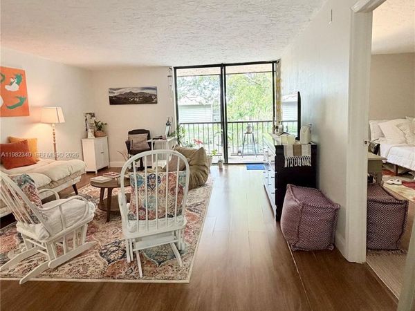 450 Commodore Dr , Unit 214, Plantation, FL 33325