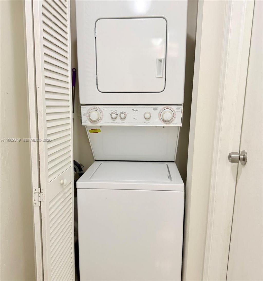 450 Commodore Dr , Unit 214, Plantation, FL 33325 Photo