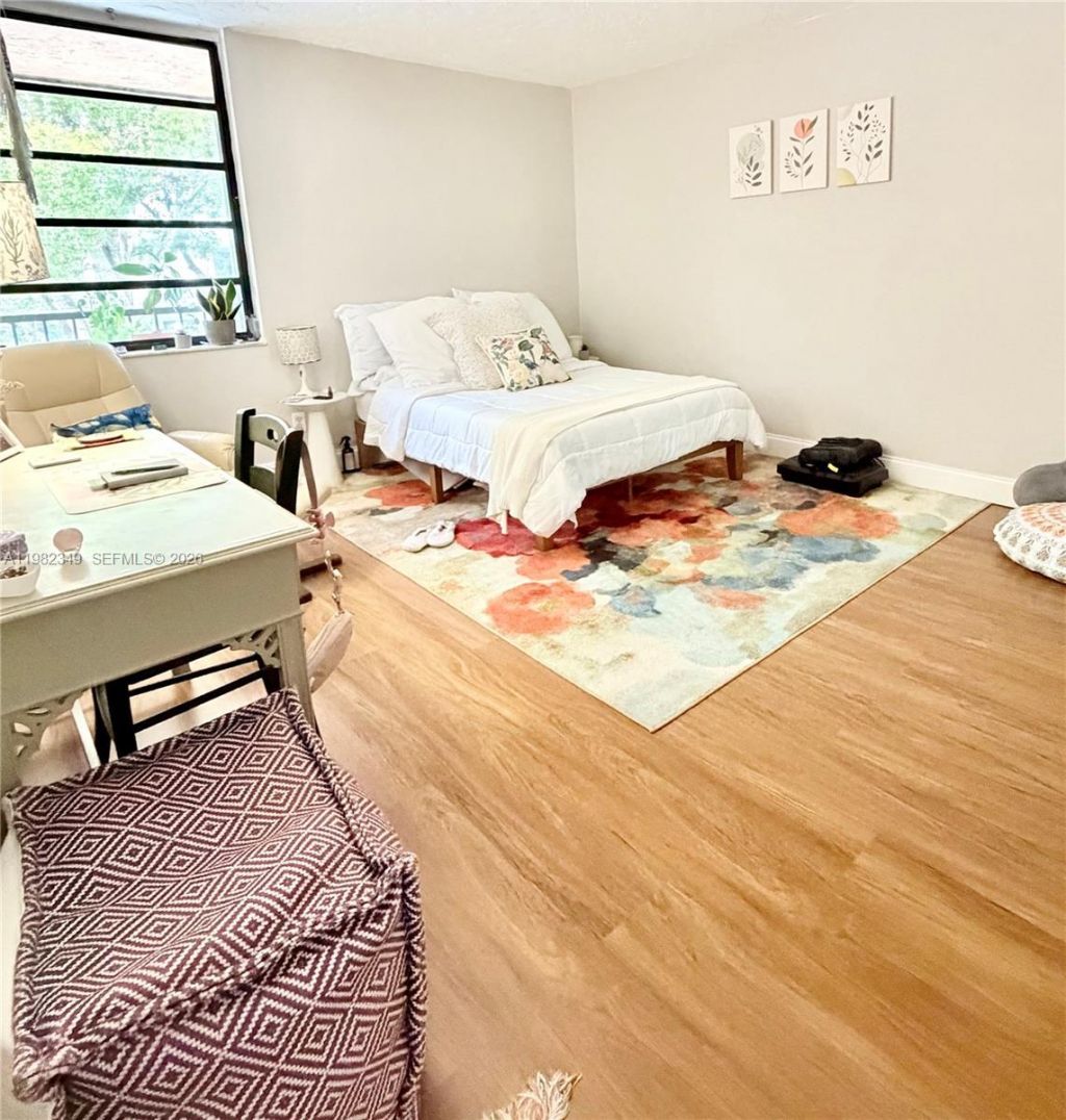 450 Commodore Dr , Unit 214, Plantation, FL 33325 Photo