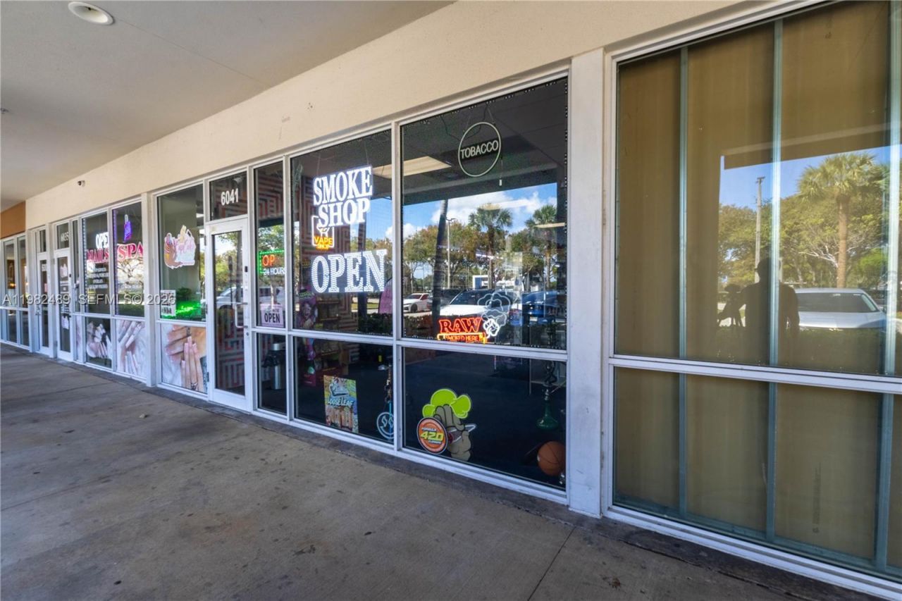 6401 N University Dr , Tamarac, FL 33321 Photo