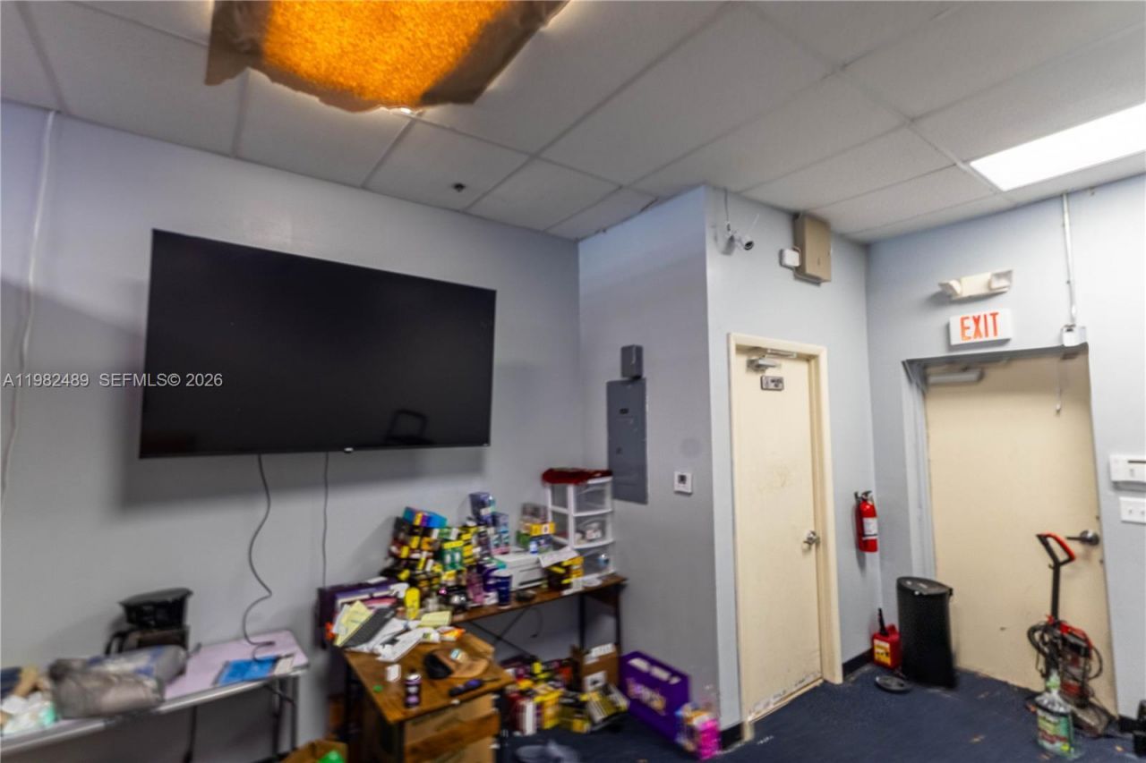 6401 N University Dr , Tamarac, FL 33321 Photo