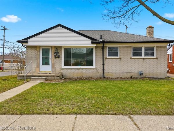 25705 Ronald Street, Roseville, MI 48066