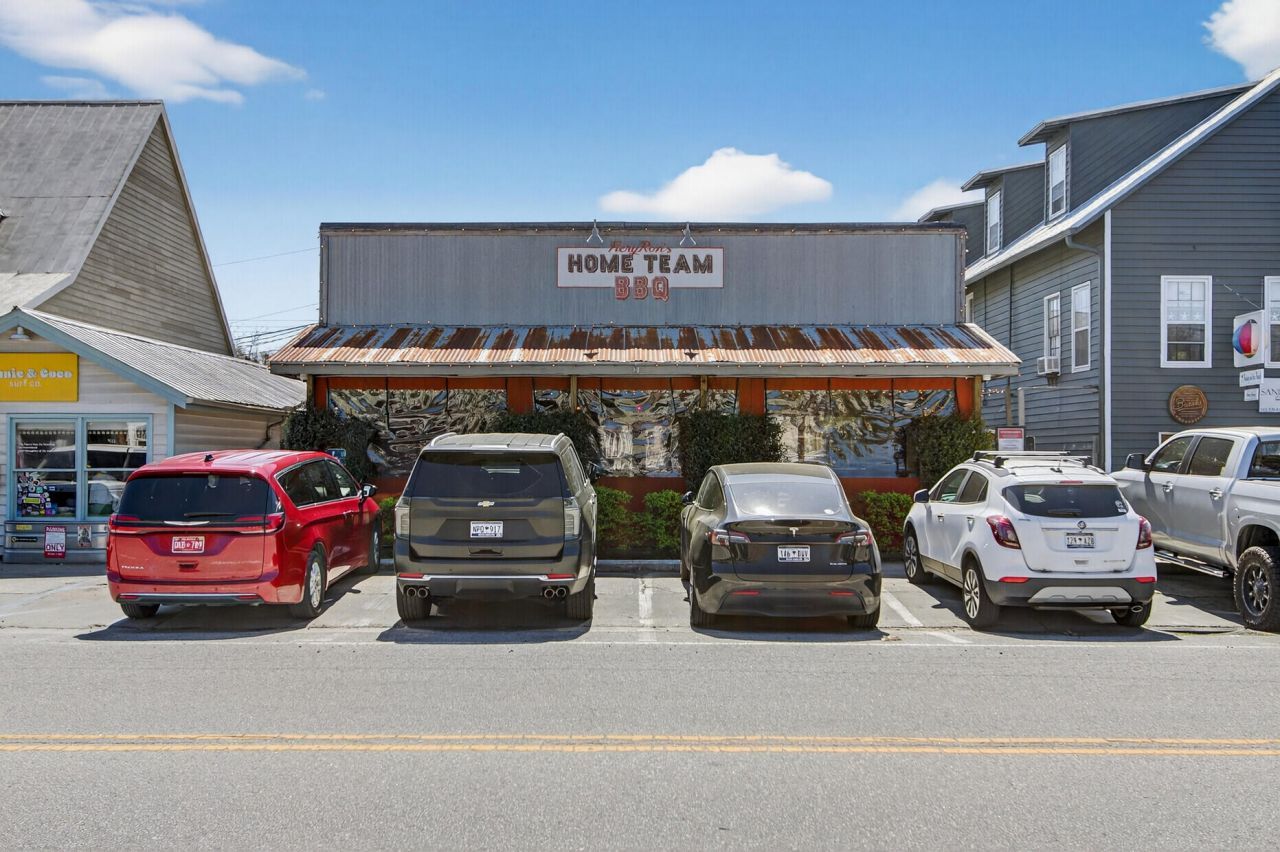 2057 Middle Street Photo 17