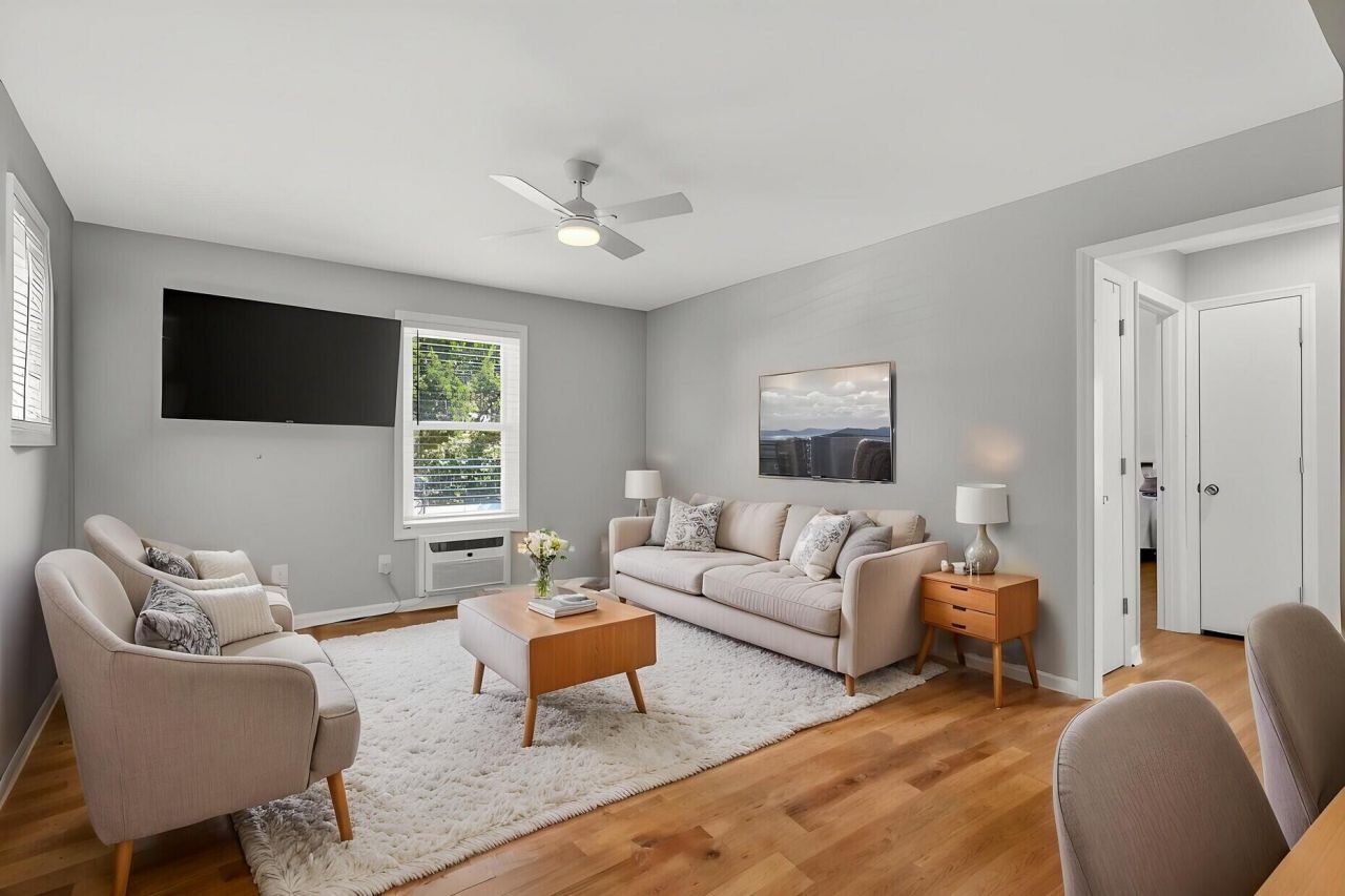 2057 Middle Street Photo 4