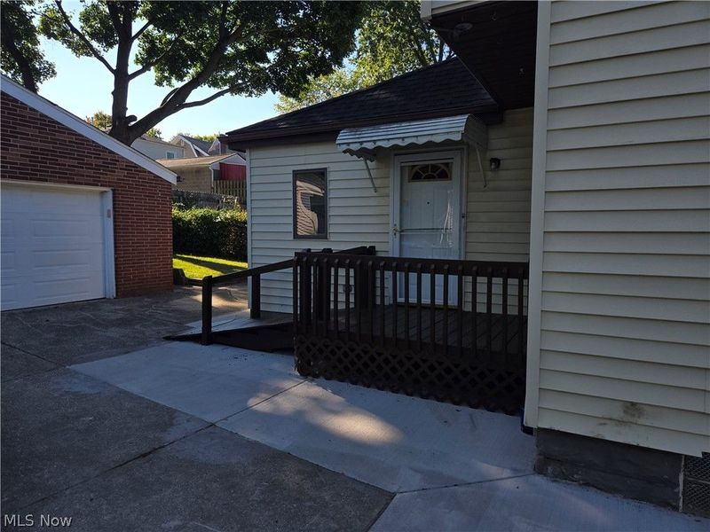 1043 Oakland Avenue, Akron, OH 44310 Photo 3