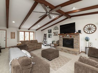 44241 70th Avenue, Kenyon, MN 55946