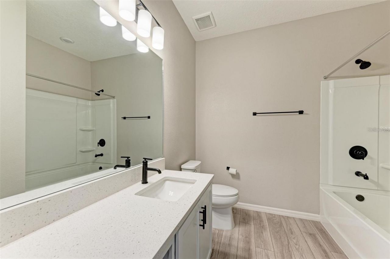 3519 74th Avenue Circle E, Sarasota, FL 34243 Photo