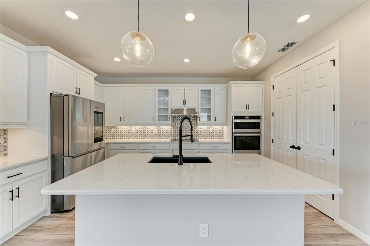 3519 74th Avenue Circle E, Sarasota, FL 34243 Photo