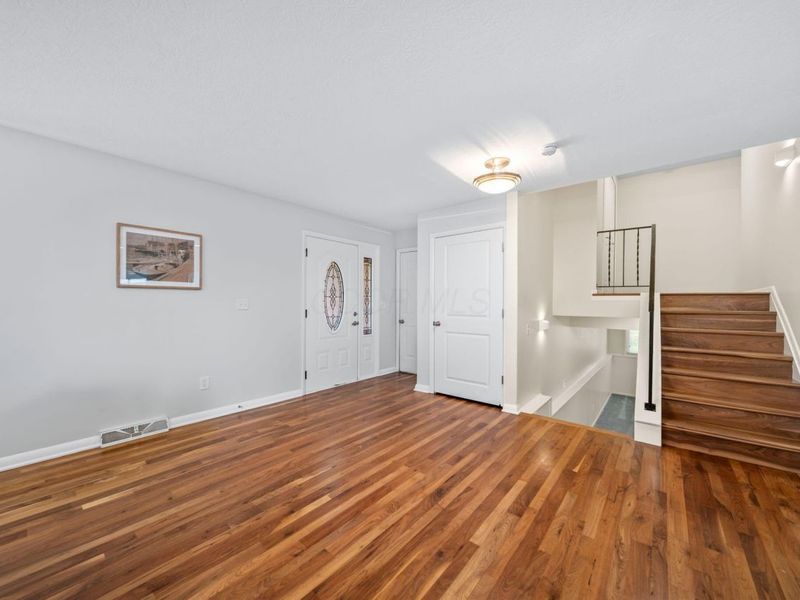 235 Dellfield Lane, Columbus, OH 43230 Photo 17