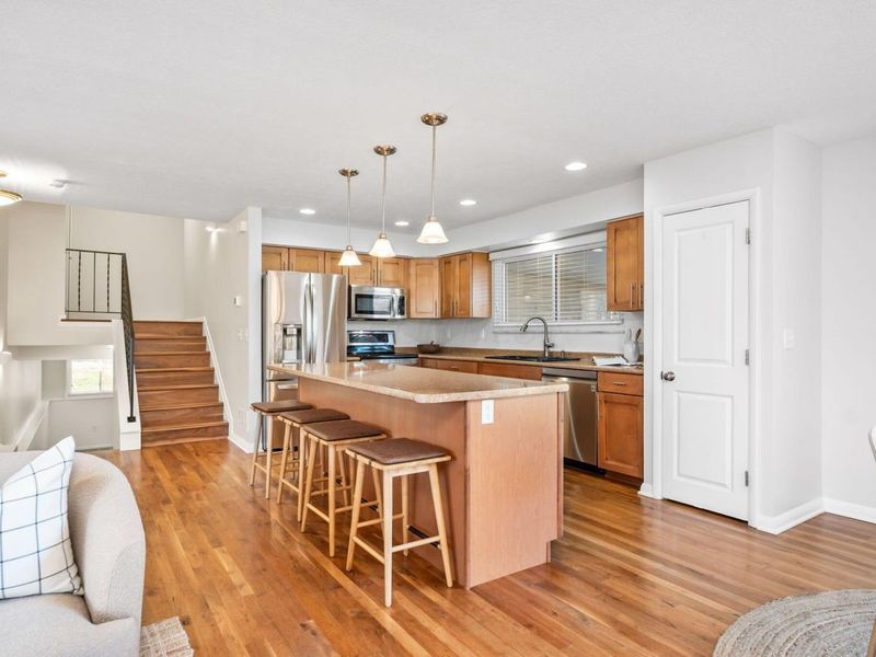 235 Dellfield Lane, Columbus, OH 43230 Photo 3