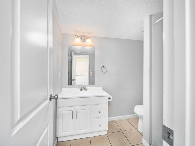 235 Dellfield Lane, Columbus, OH 43230 Photo 37