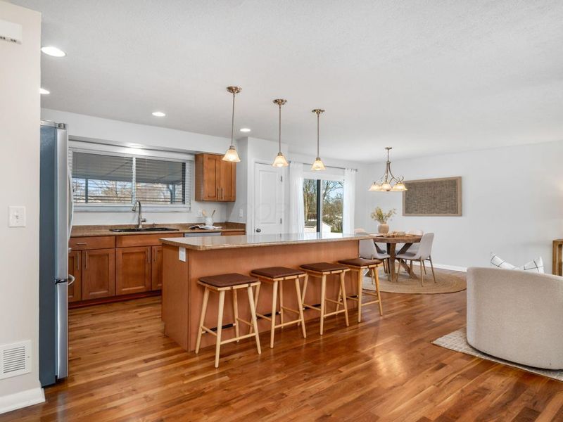 235 Dellfield Lane, Columbus, OH 43230 Photo 5