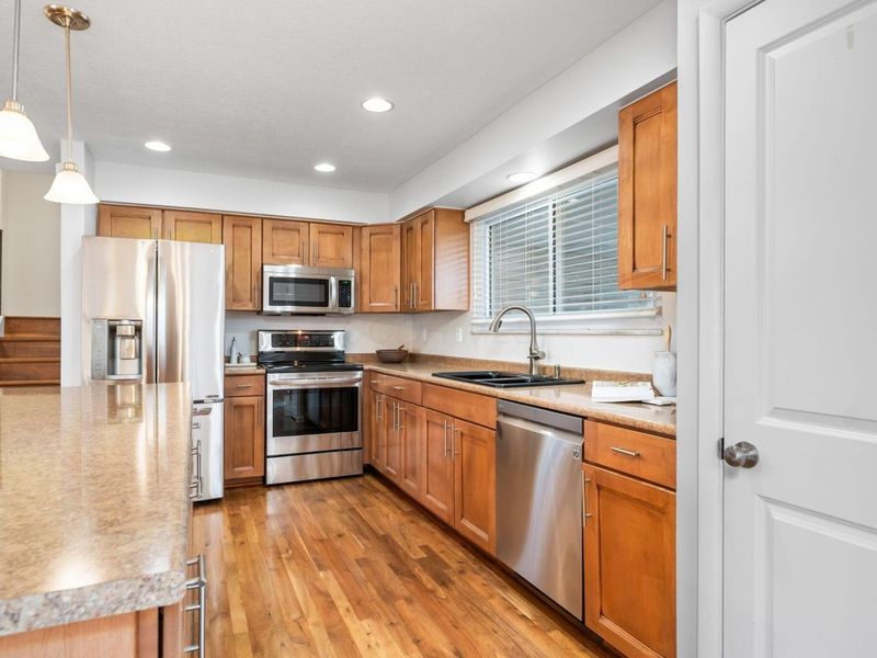 235 Dellfield Lane, Columbus, OH 43230 Photo 7