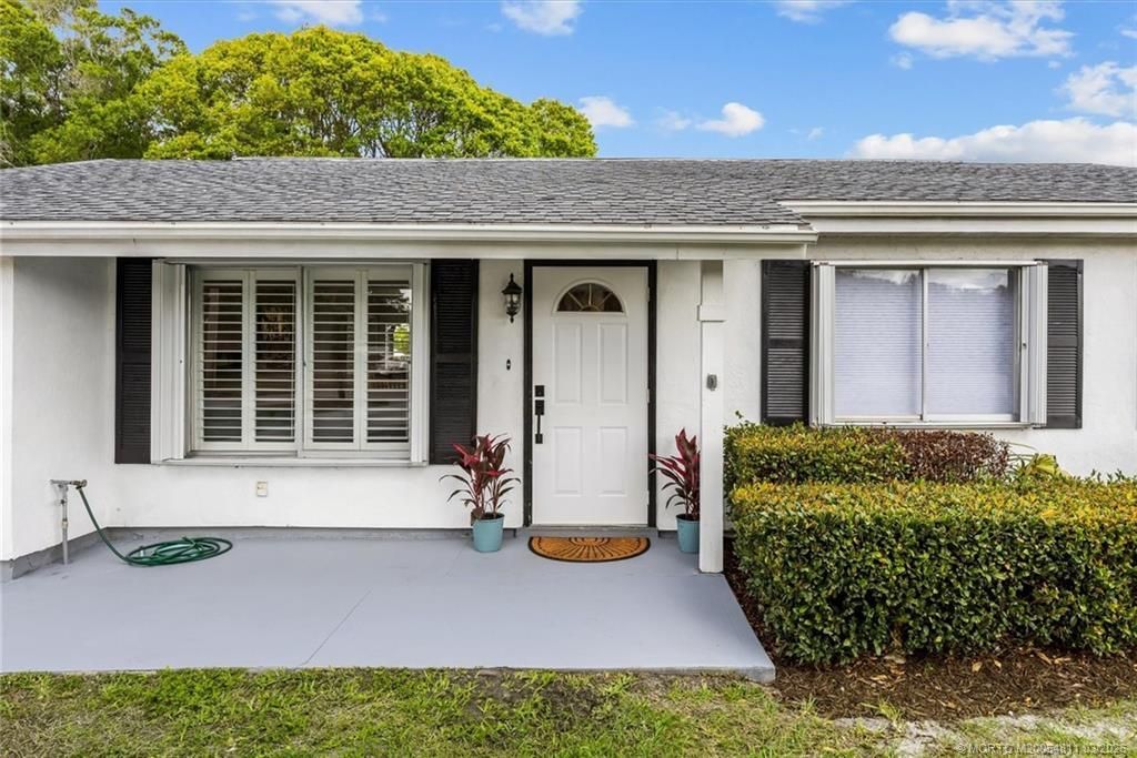 1673 SE Lyngate Drive, Port Saint Lucie, FL 34952 Photo