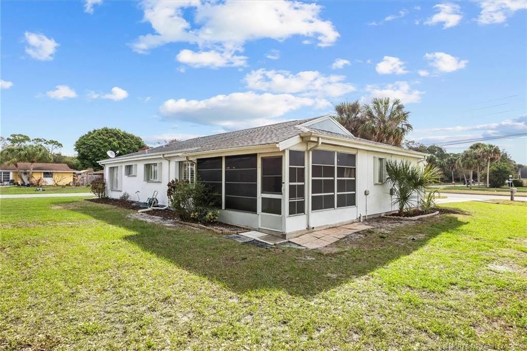 1673 SE Lyngate Drive, Port Saint Lucie, FL 34952 Photo