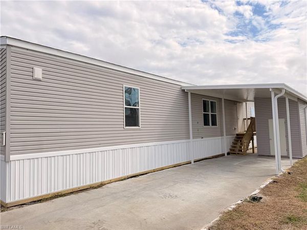 827 Peaceful DR, NORTH FORT MYERS, FL 33917
