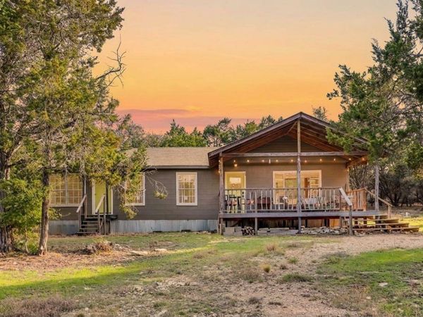 802 Lonesome TRL , Driftwood, TX 78619