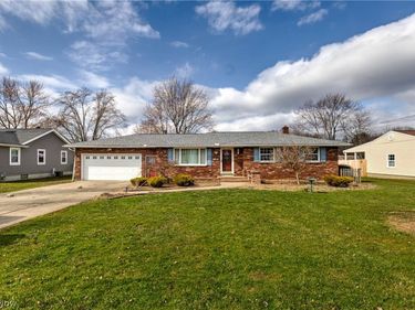 5143 Calla Avenue NW, Champion, OH 44483