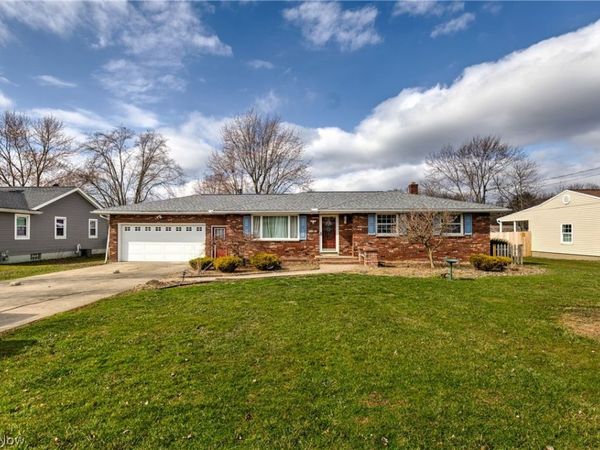 5143 Calla Avenue NW, Champion, OH 44483