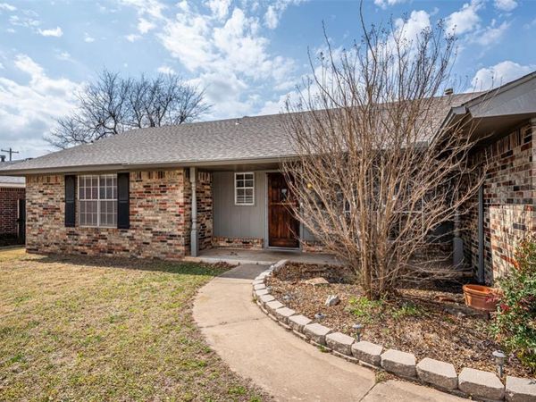 2111 Bellaire Drive, Moore, OK 73160