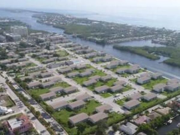 620 W Horizons W, Unit 207, Boynton Beach, FL 33435