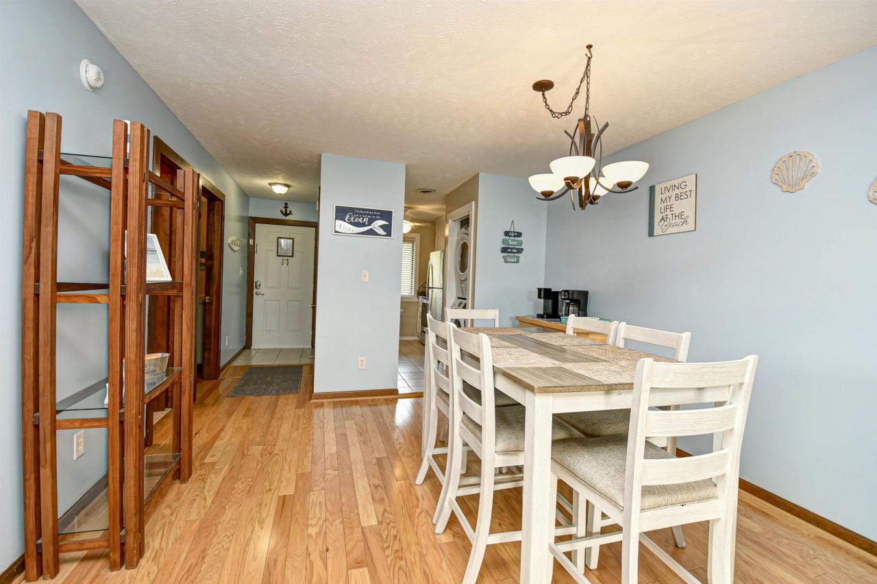 212 Maison Dr.  Photo 11