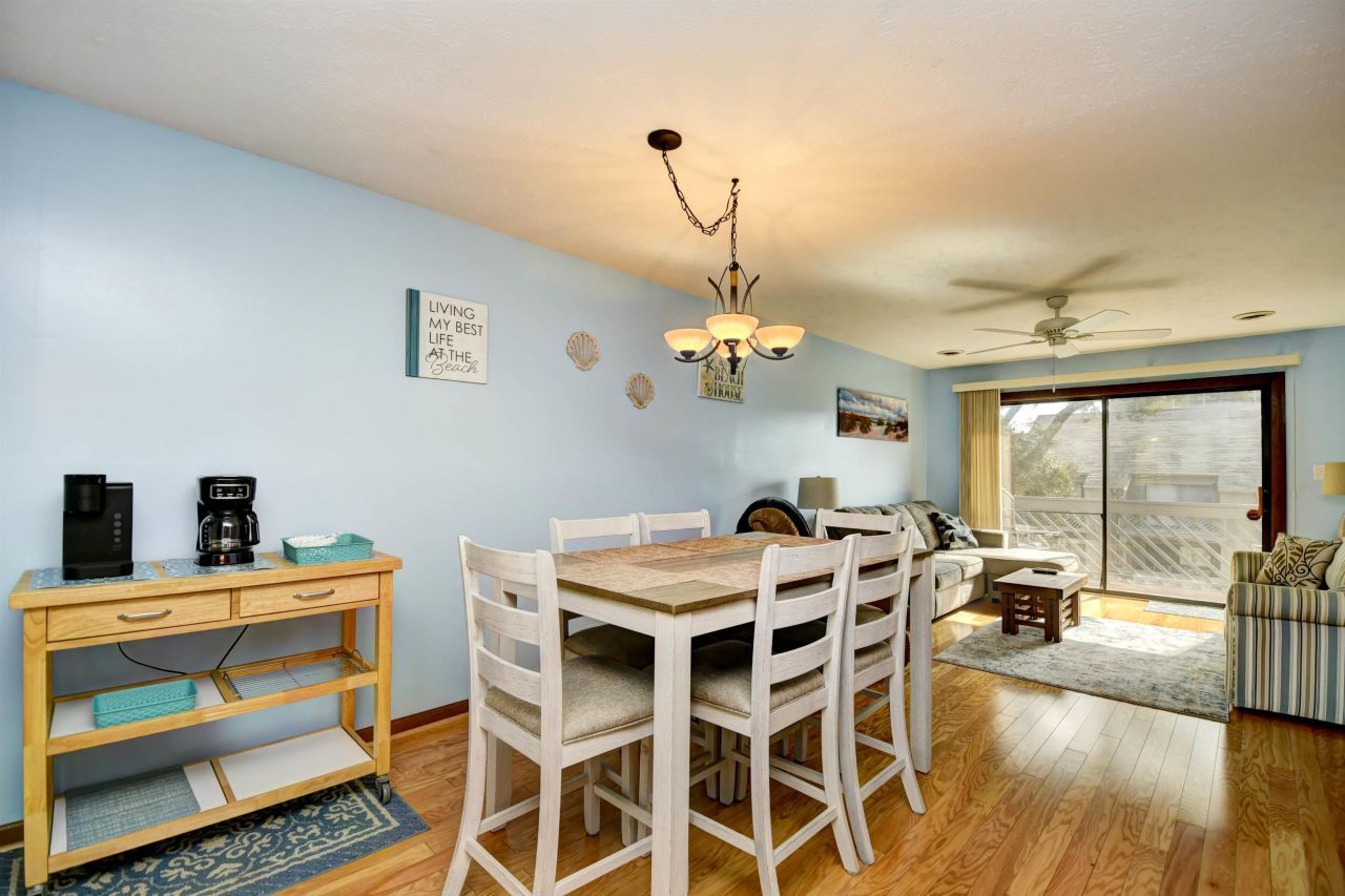 212 Maison Dr.  Photo 6