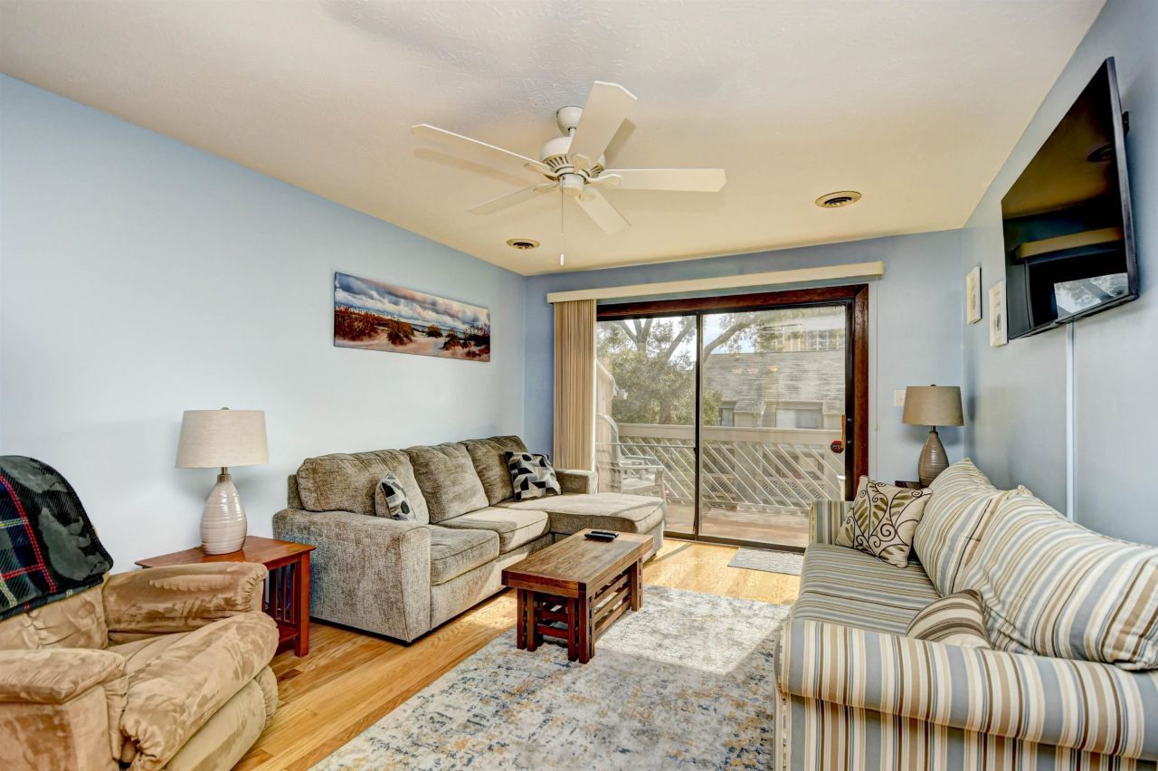 212 Maison Dr.  Photo 8