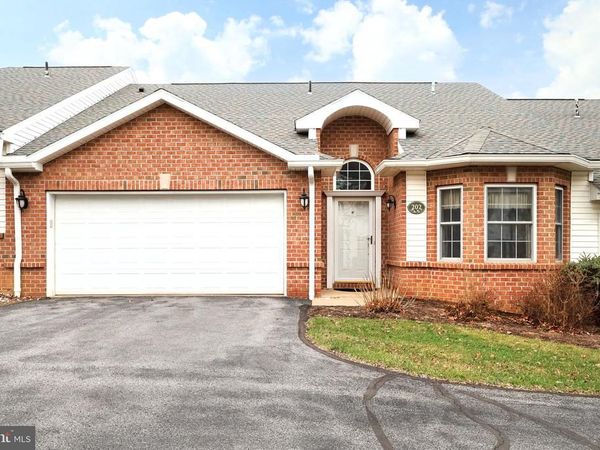 1632 BRISTOL AVENUE, Unit 202, STATE COLLEGE, PA 16801