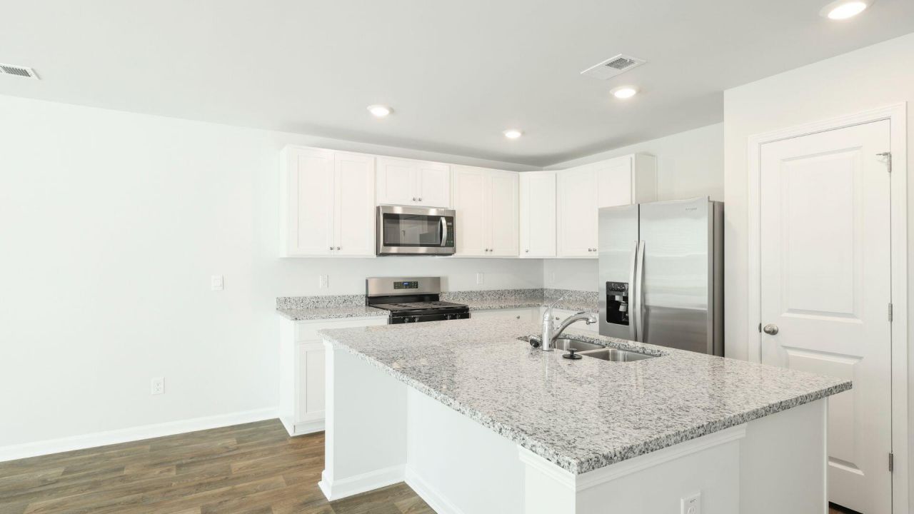 909 Long Bluff Road Photo 16