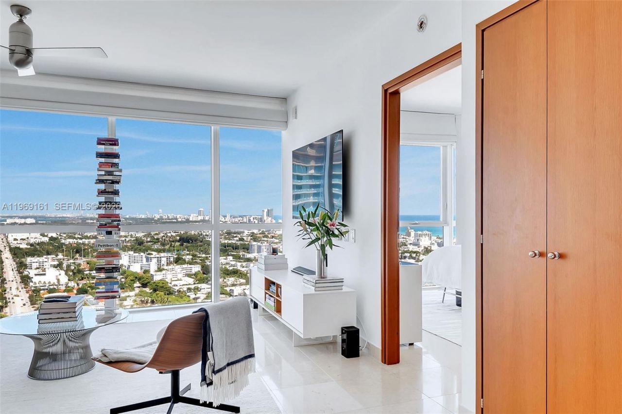 450 Alton Rd, Unit 3208, Miami Beach, FL 33139 Photo