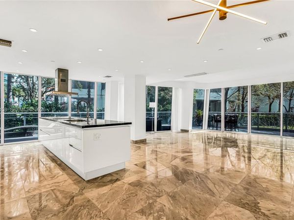 2950 NE 188th St, Unit 150, Aventura, FL 33180