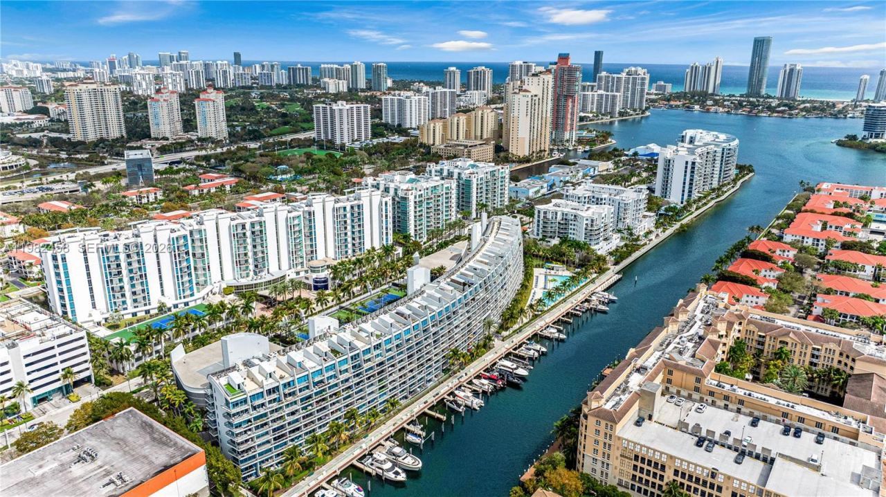 2950 NE 188th St, Unit 150, Aventura, FL 33180 Photo