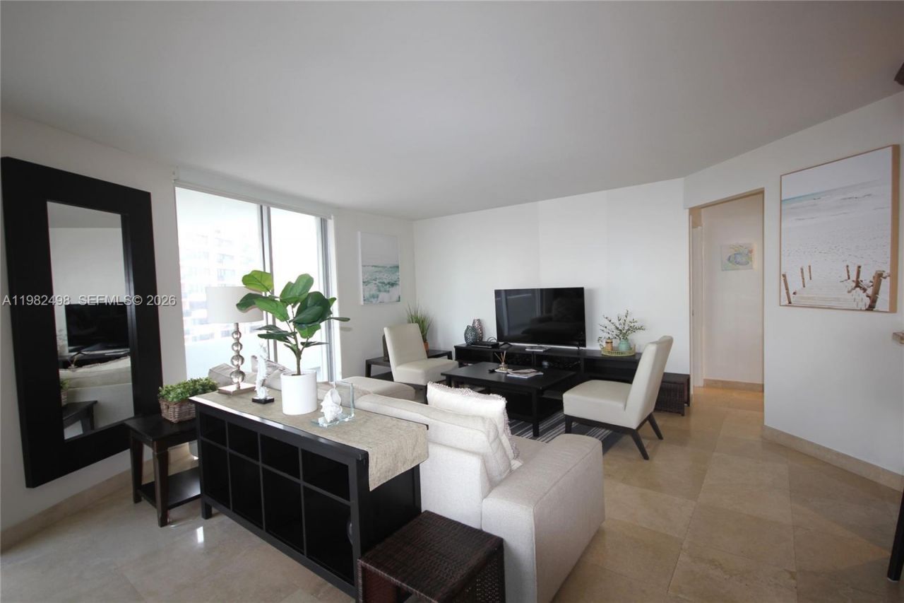 5161 Collins Av, Unit 1004, Miami Beach, FL 33140 Photo