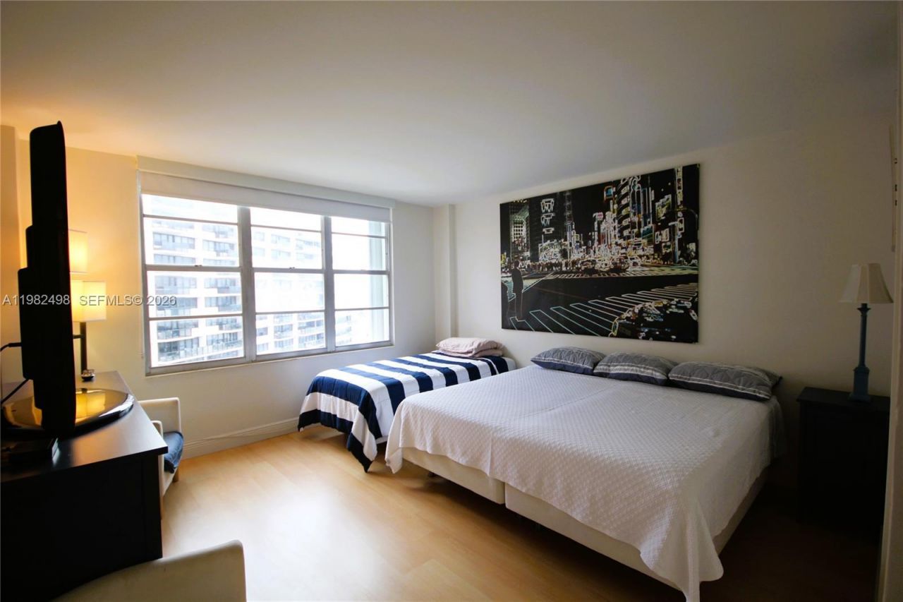 5161 Collins Av, Unit 1004, Miami Beach, FL 33140 Photo