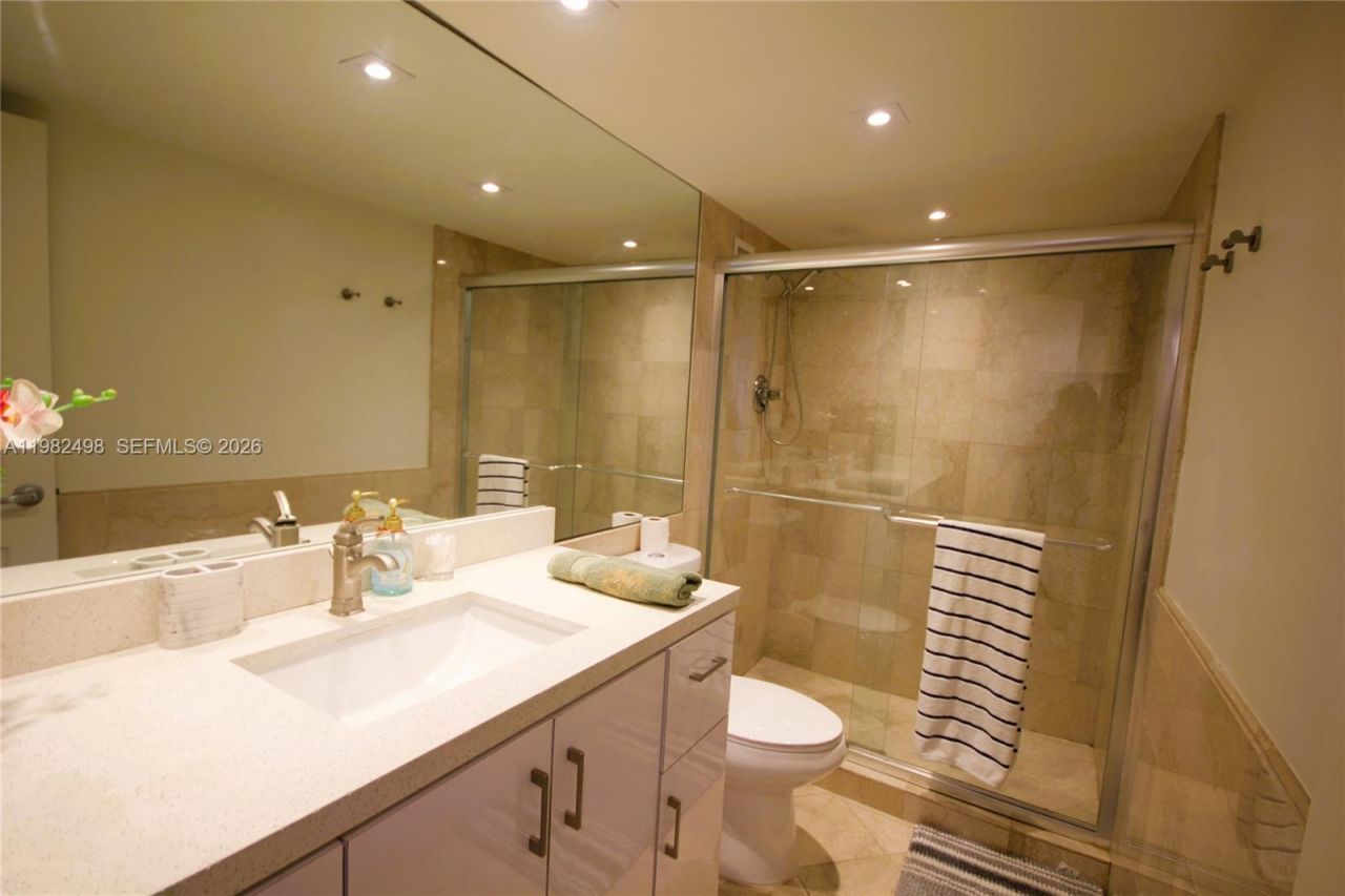 5161 Collins Av, Unit 1004, Miami Beach, FL 33140 Photo