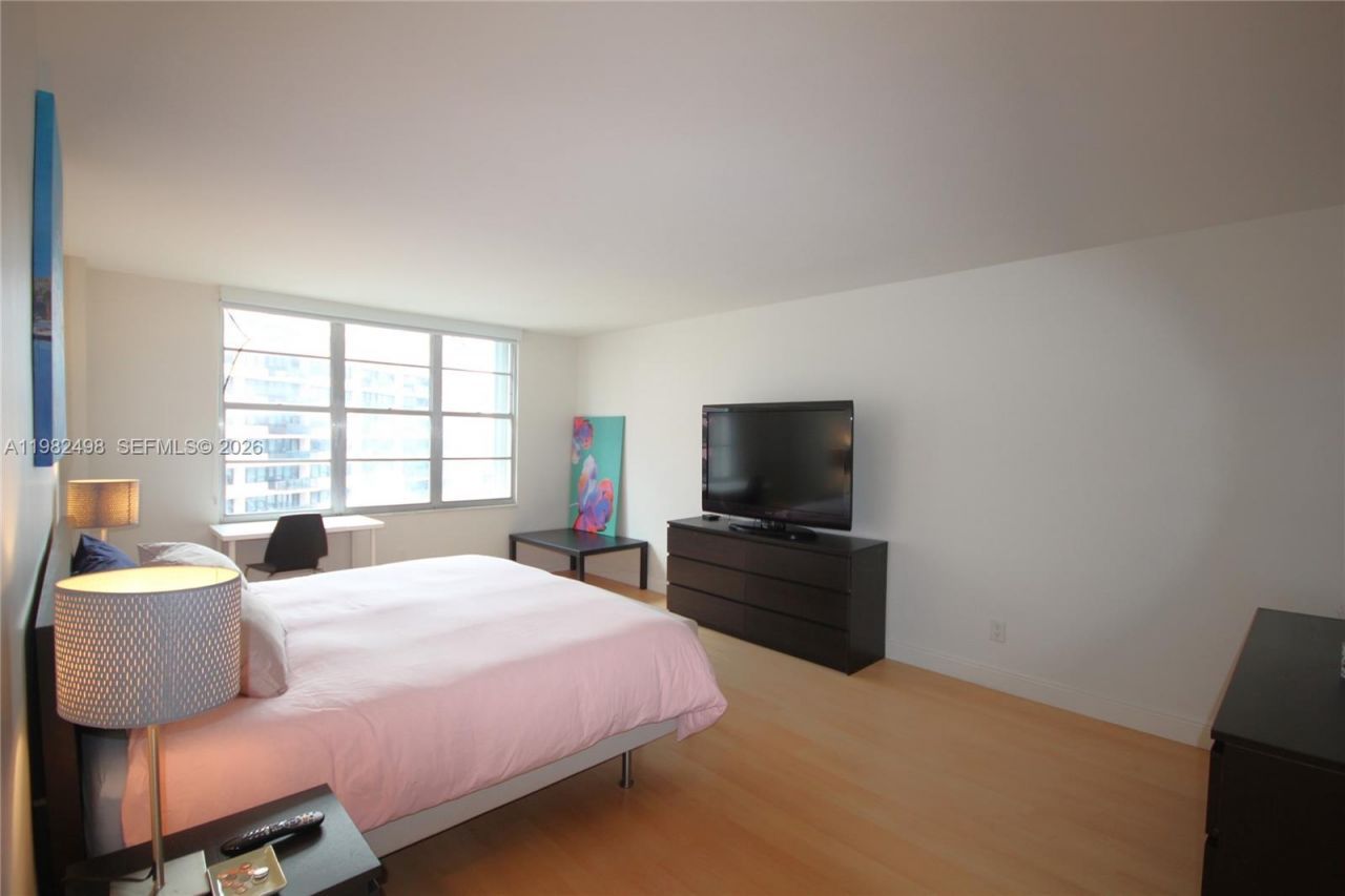 5161 Collins Av, Unit 1004, Miami Beach, FL 33140 Photo
