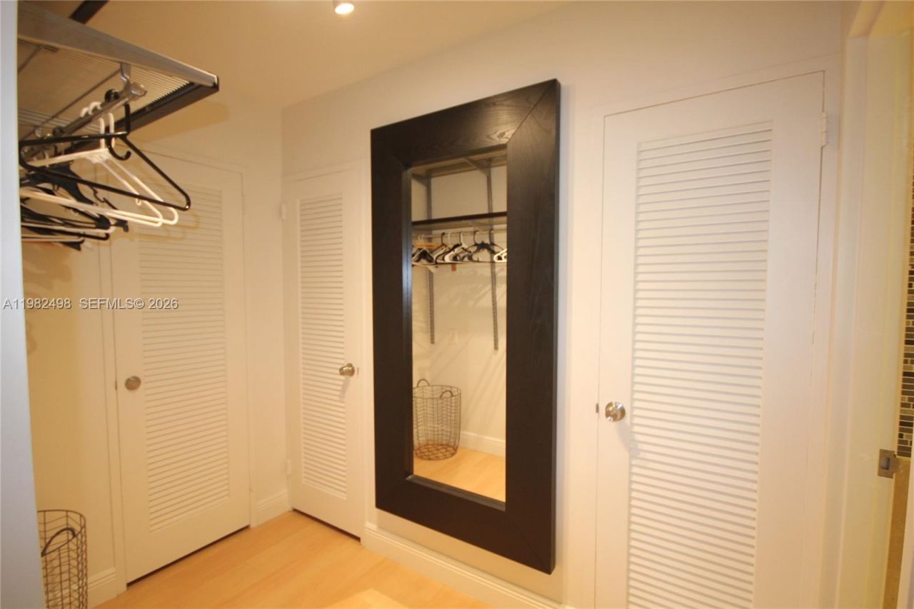 5161 Collins Av, Unit 1004, Miami Beach, FL 33140 Photo