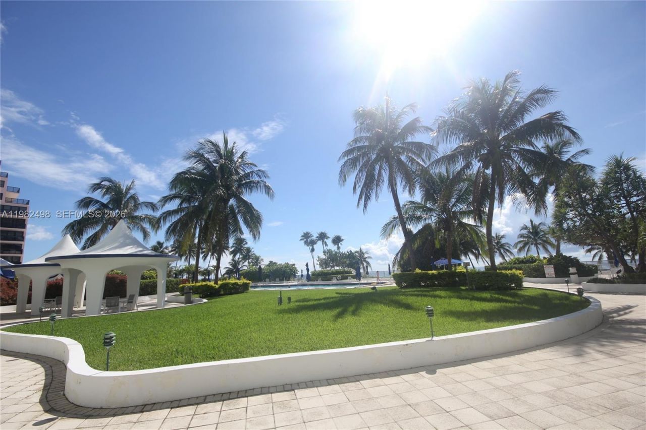 5161 Collins Av, Unit 1004, Miami Beach, FL 33140 Photo