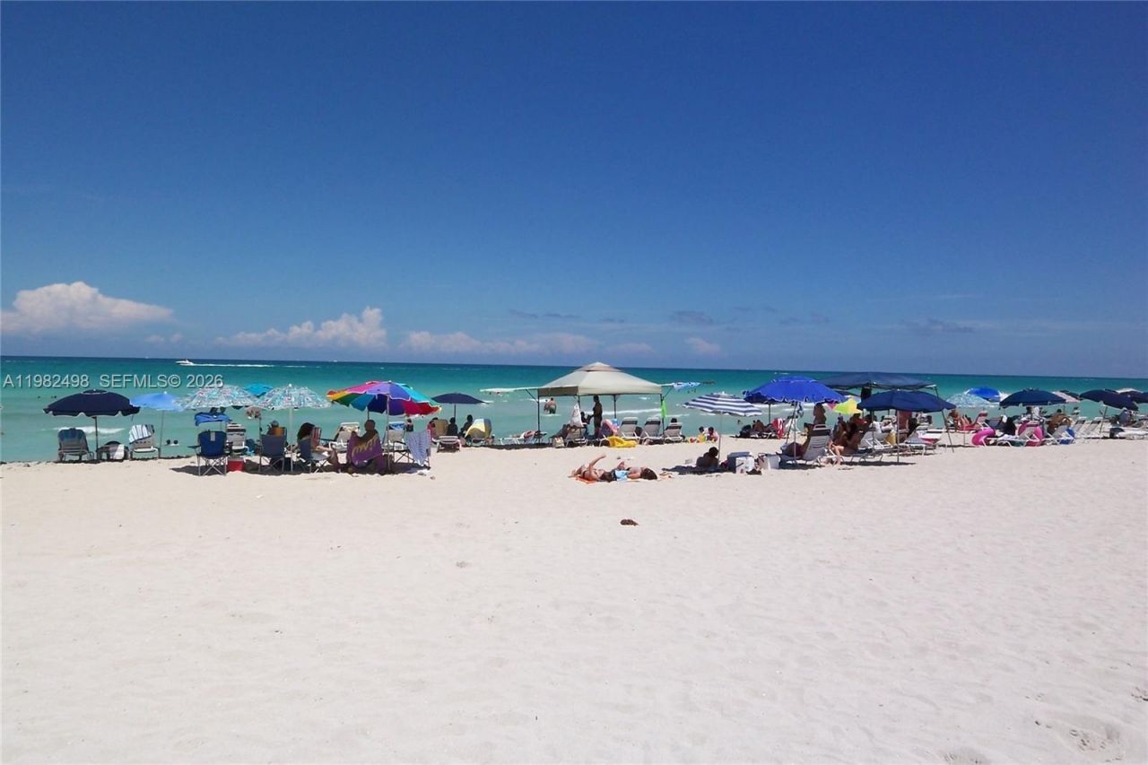 5161 Collins Av, Unit 1004, Miami Beach, FL 33140 Photo