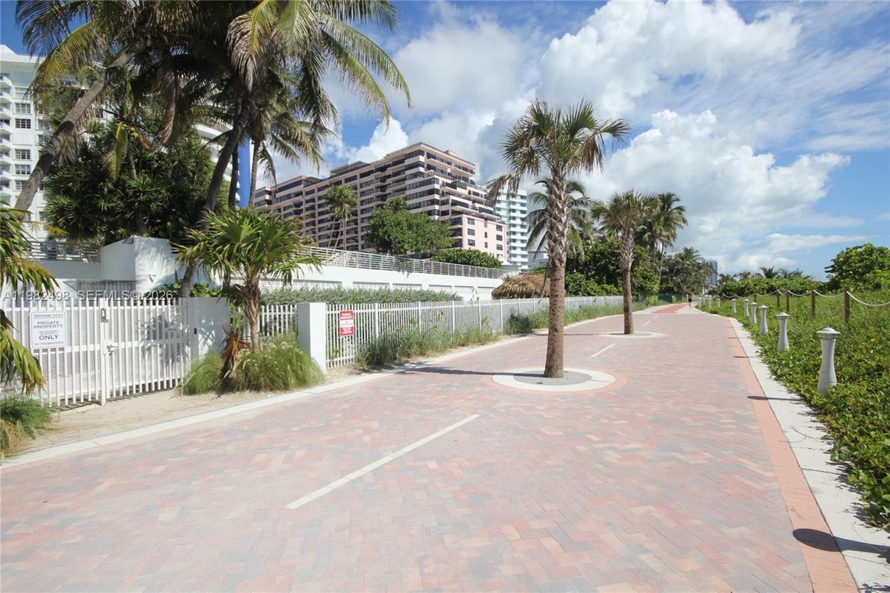 5161 Collins Av, Unit 1004, Miami Beach, FL 33140 Photo