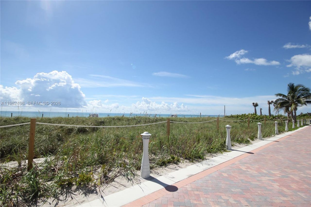 5161 Collins Av, Unit 1004, Miami Beach, FL 33140 Photo