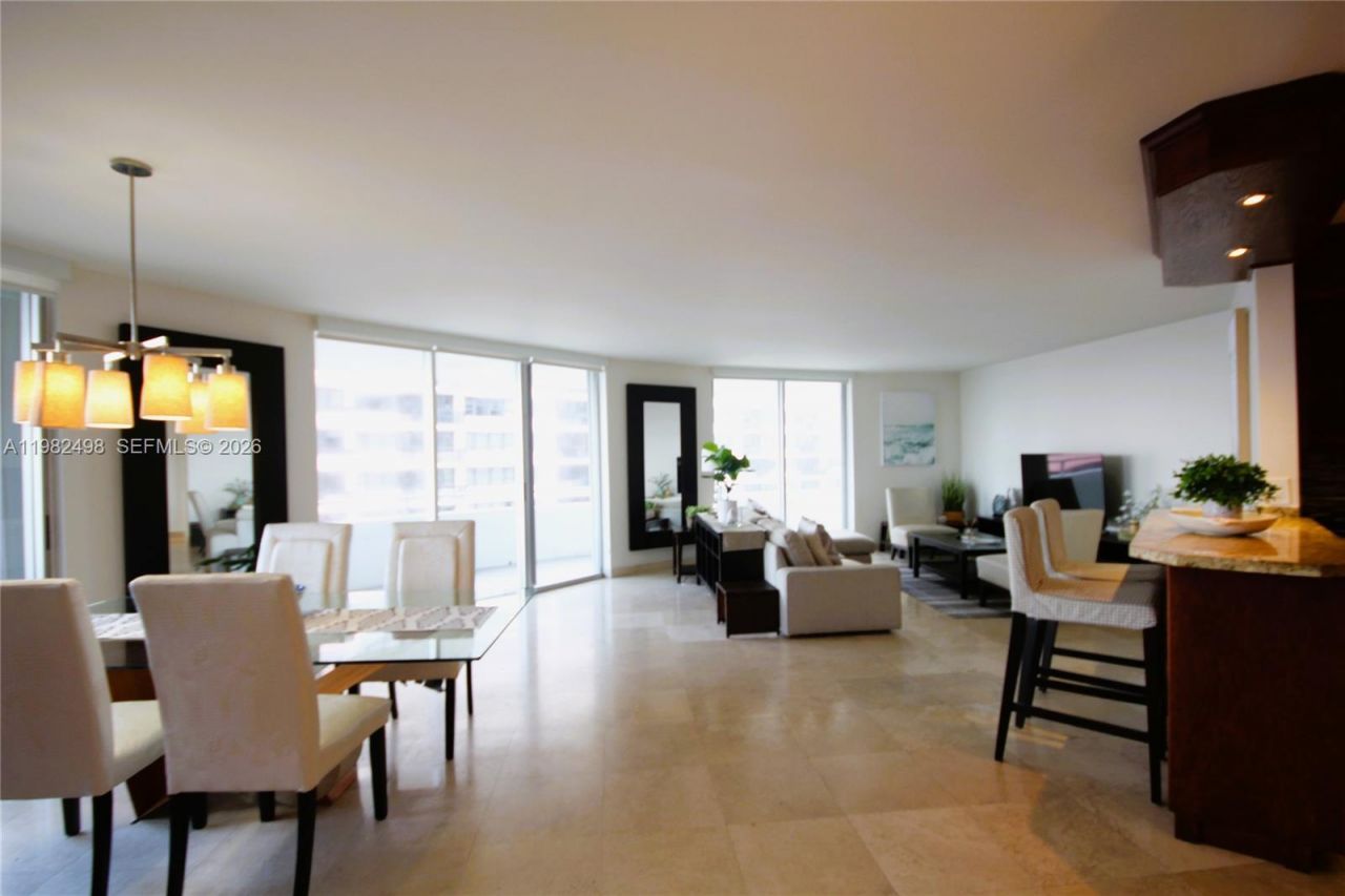 5161 Collins Av, Unit 1004, Miami Beach, FL 33140 Photo