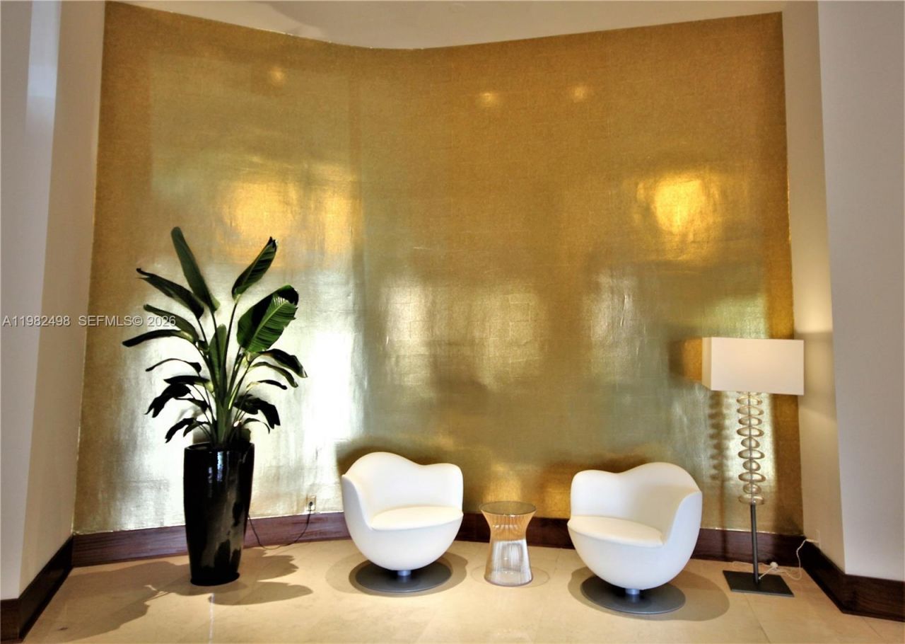 5161 Collins Av, Unit 1004, Miami Beach, FL 33140 Photo